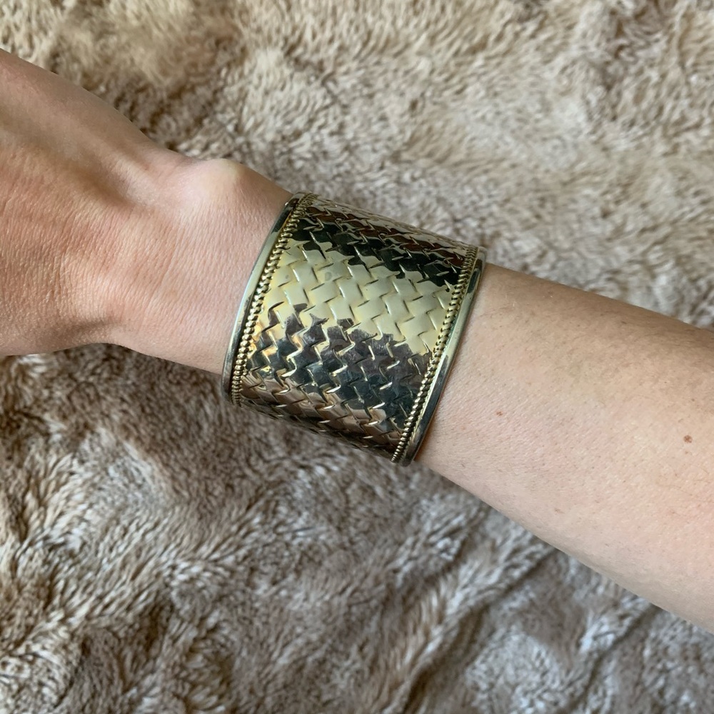 Gold thick bracelet K